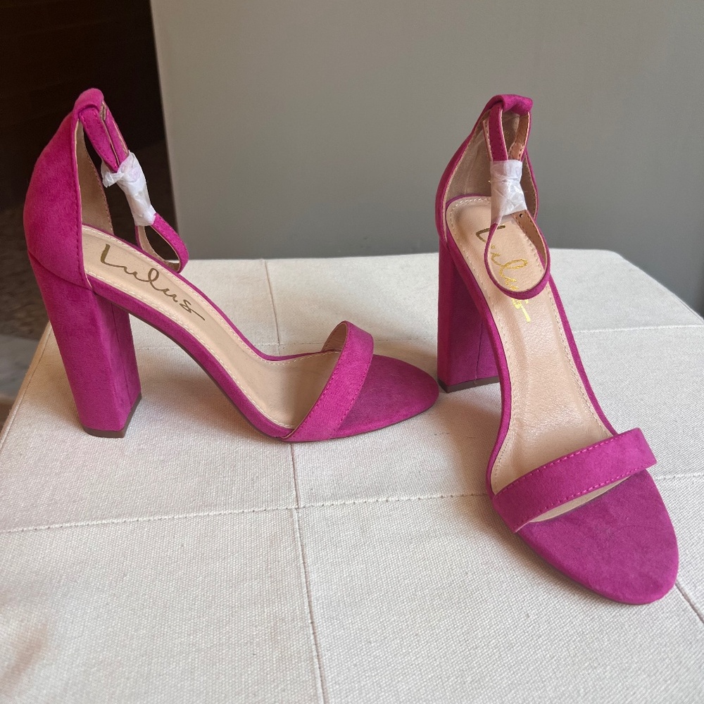 *BRAND NEW* Lulus Strap Block Heel